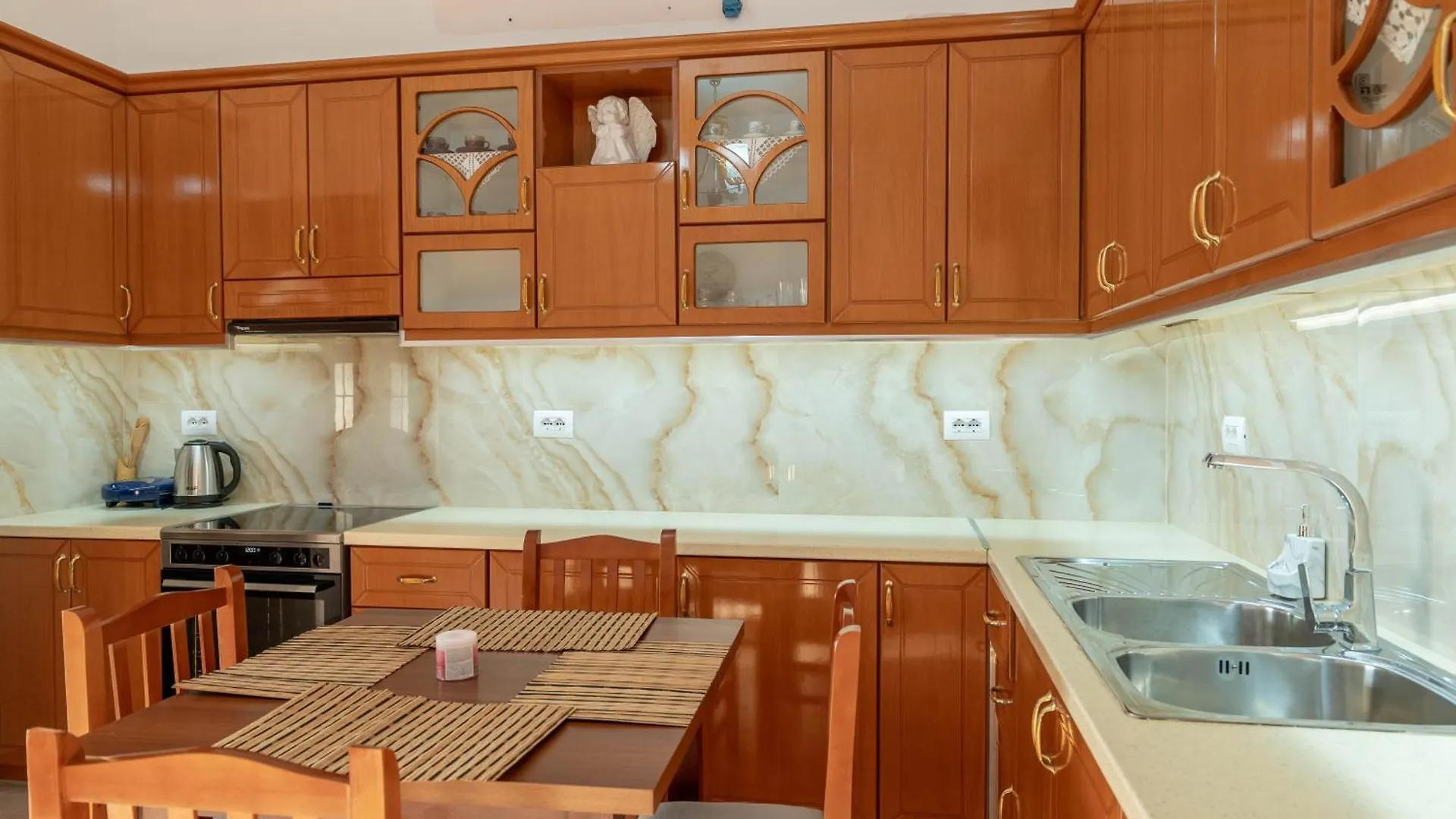 Aldi'S Guesthouse Cuke 0*,  Albania